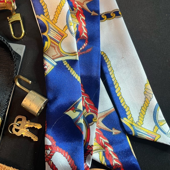 Accessories for Louis Vuitton Alma that’s listed - Picture 5 of 5